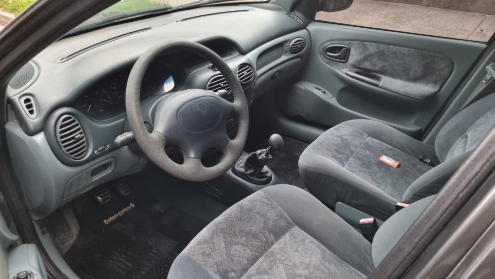 Renault Megane RXE  — foto 4